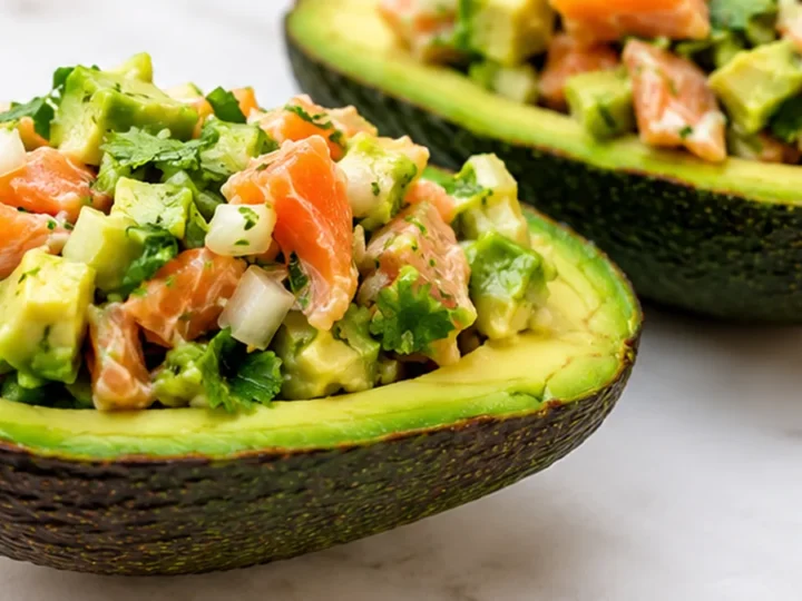 Aguacates Rellenos de Salmón: ¡Deliciosos!