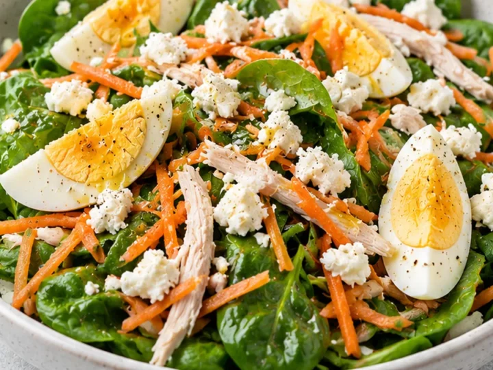 Ensalada de Espinacas con Pavo y Queso