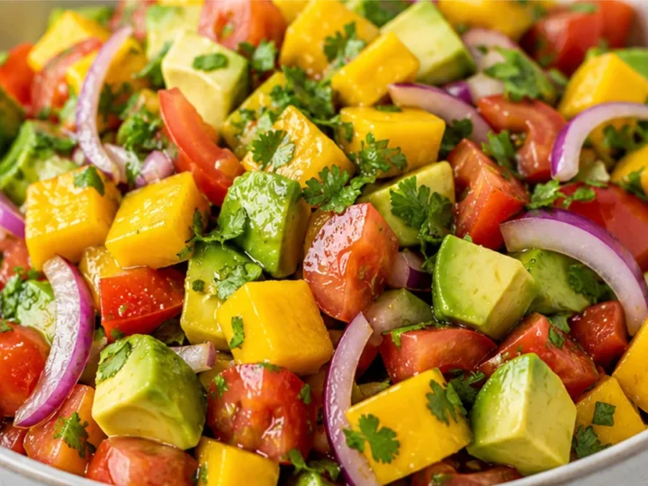 Ensalada Tropical de Aguacate y Mango