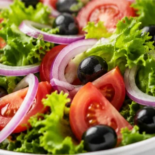 ¡Tu Ensalada Mediterránea Más Fresca y Vibrante!