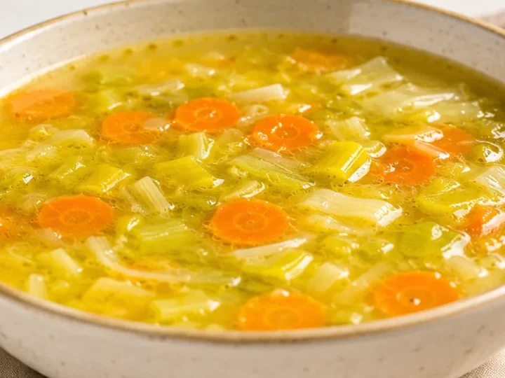 Sopa de Puerros y Zanahorias Saludable
