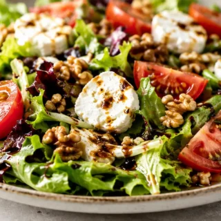 Ensalada de Queso de Cabra Irresistible - ensalada queso cabra - Ensalada queso cabra: prepara esta receta deliciosa y fácil en minutos. Ideal para una comida l
