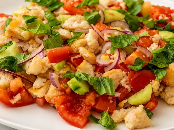 Panzanella Fresca: Sabor de Italia en Tu Mesa