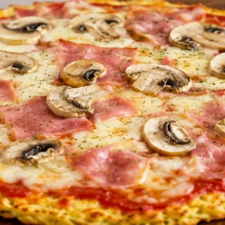 Pizza de Coliflor sin Harina Sorprendente - pizza coliflor - Pizza coliflor: prepara esta deliciosa y fácil pizza sin harinas. Ideal para una cena ligera, con b