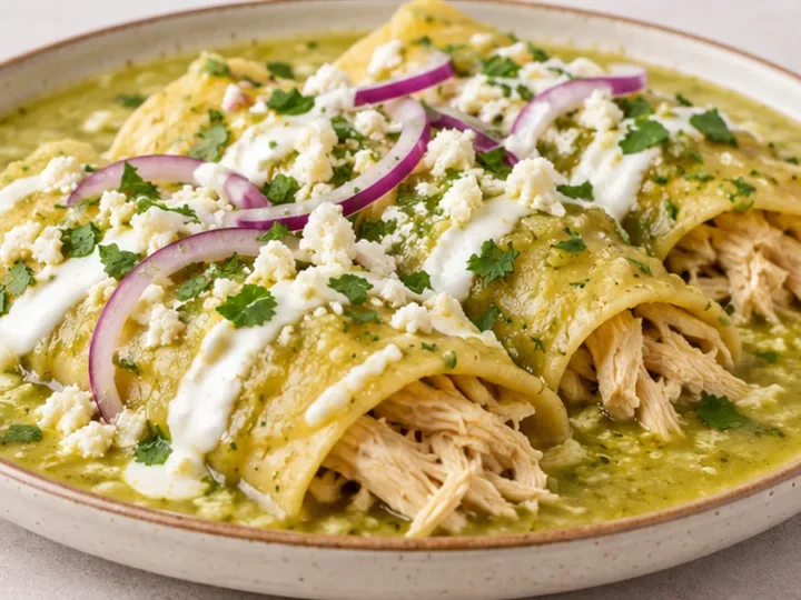 Enchiladas Verdes Caseras: ¡Sabor Auténtico!