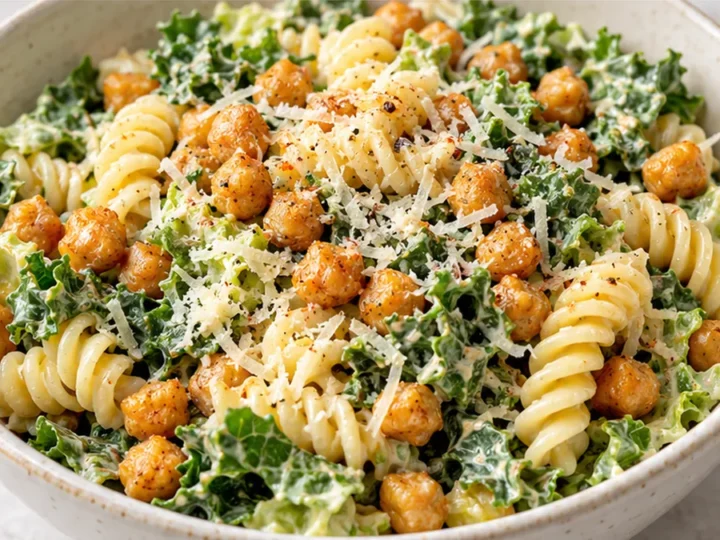 Ensalada César con Pasta: ¡Tu Nueva Obsesión!