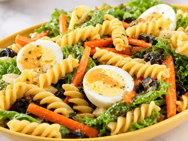 Ensalada de Pasta con Huevo Fácil y Rápida