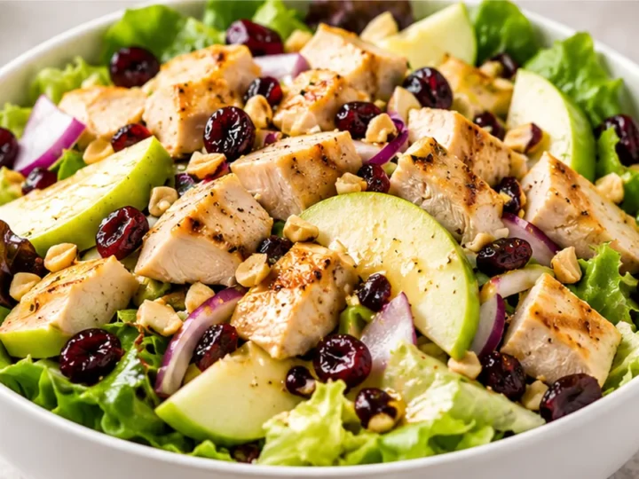 Ensalada de Pollo con Manzana Fresca