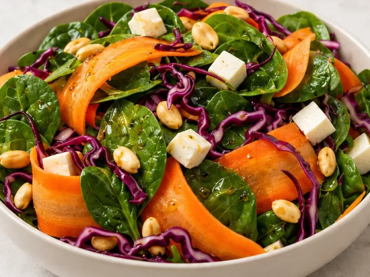 Ensalada Vibrante de Espinacas y Zanahoria